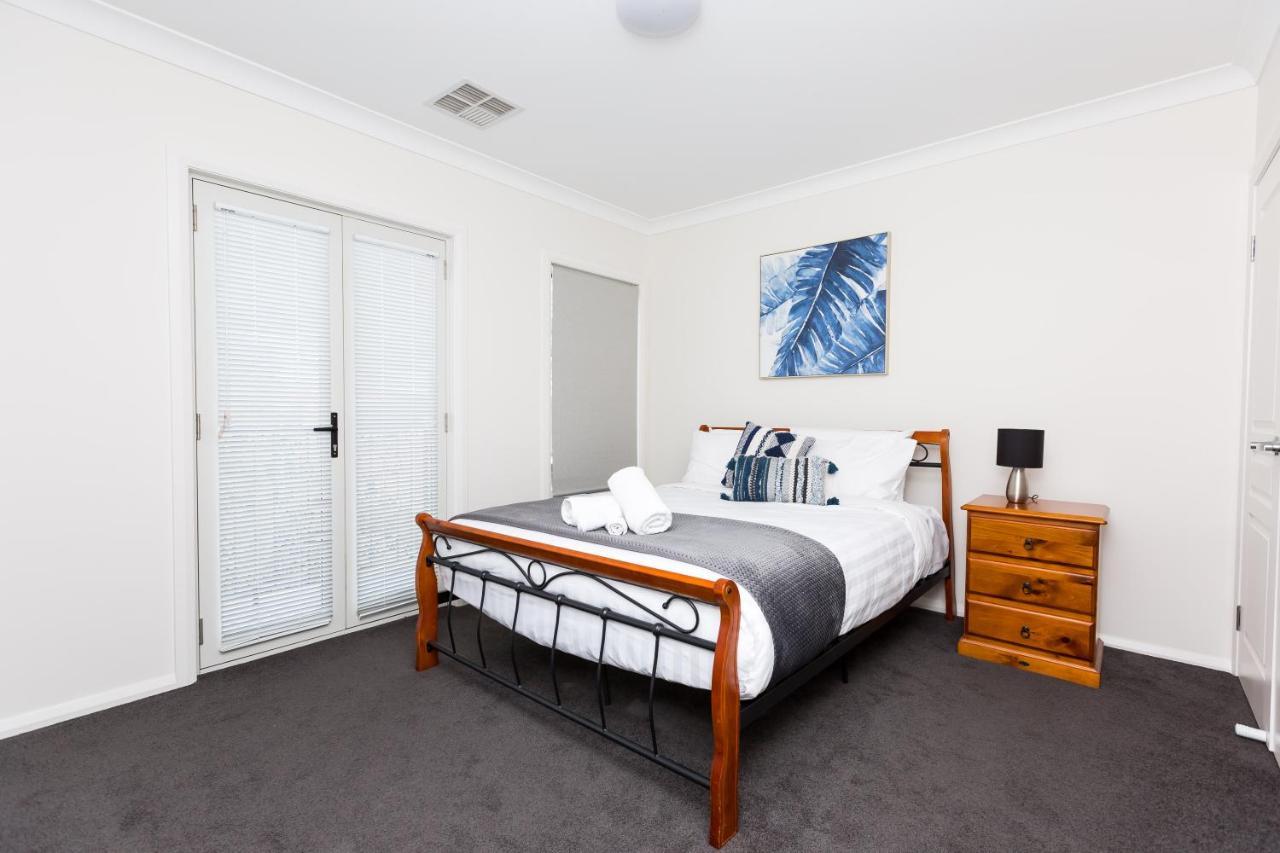 Holiday home 4 Bedroom Inner Townhouse - Sleeps 9 !! *