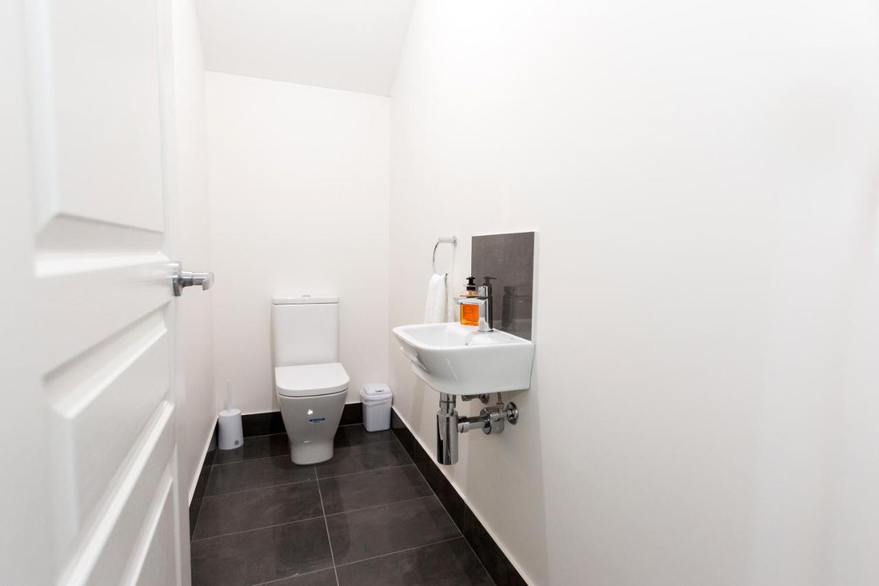 Holiday home 4 Bedroom Inner Townhouse - Sleeps 9 !!